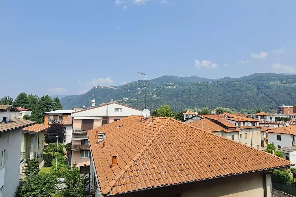 Apartment Appartamento Como In Lora Italy