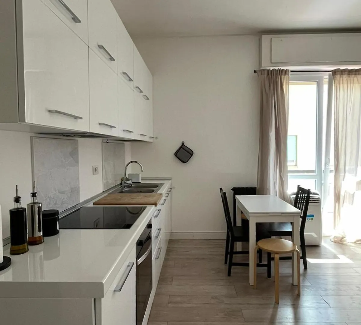 Apartment Appartamento Como In Lora
